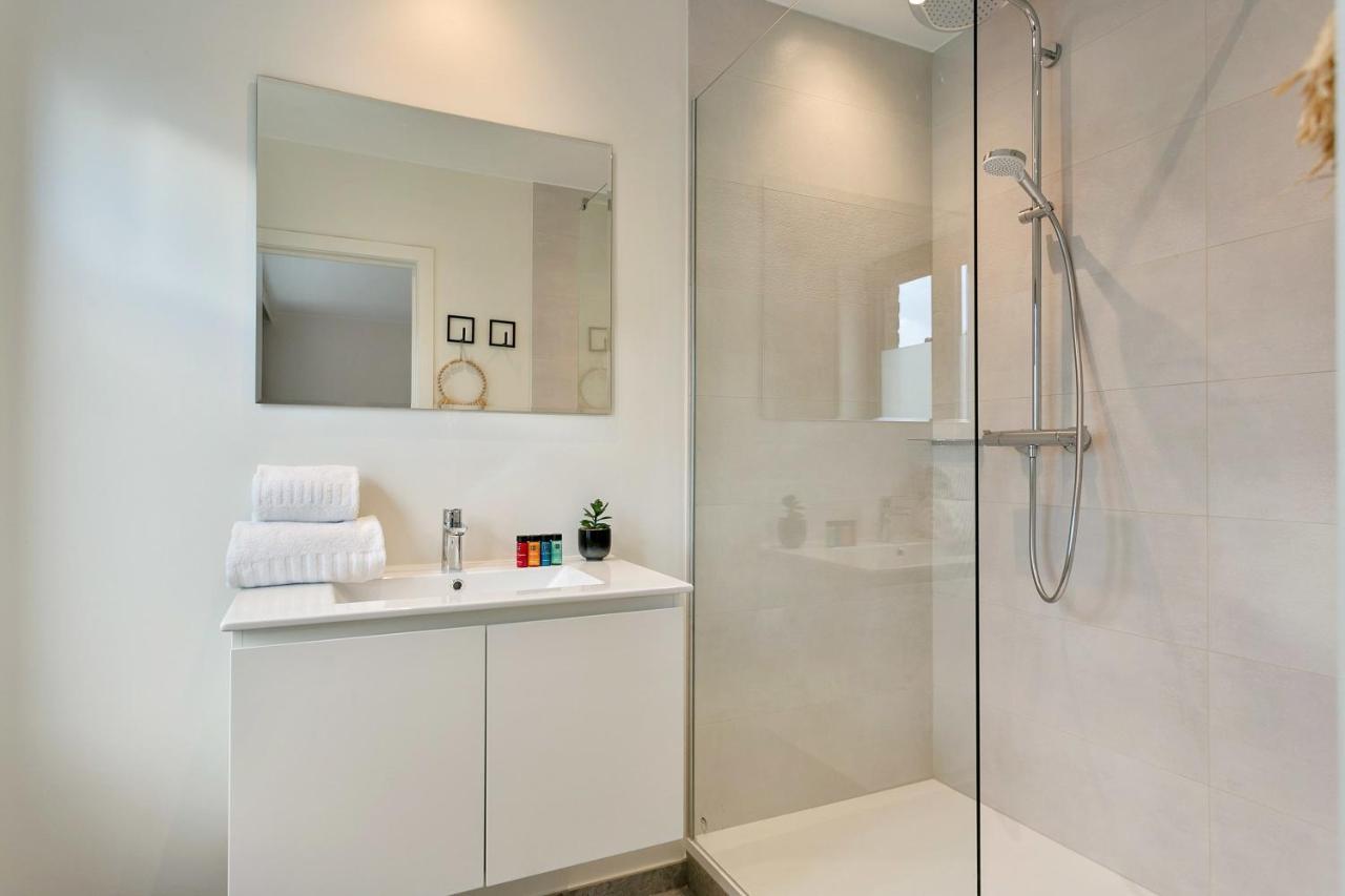 Spacious And Beautifully Renovated Town House *